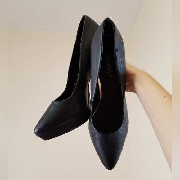 DIVIDED by H&M BLACK PUMPS - Picture 3 of 4